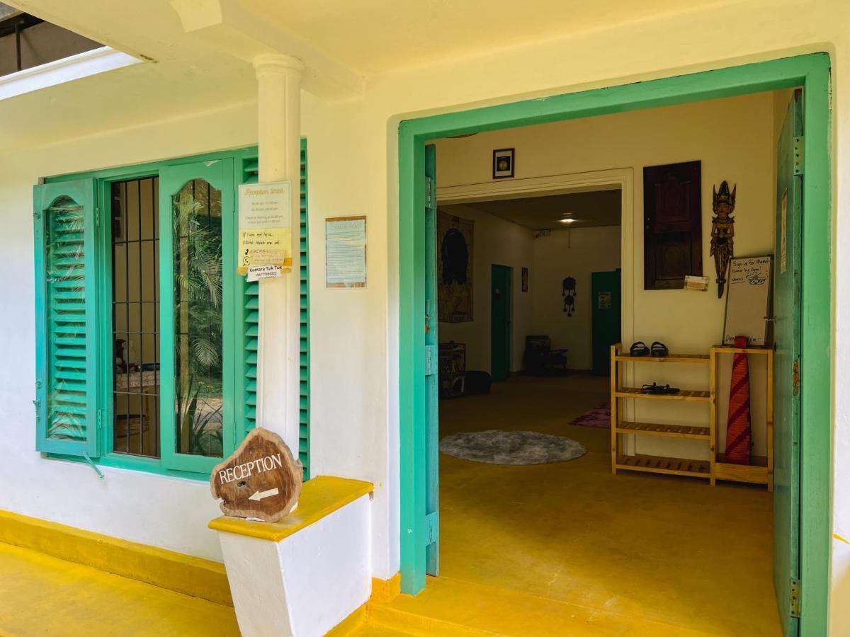 Lazy Monkey Sri Lanka Hostel Dickwella Exterior photo